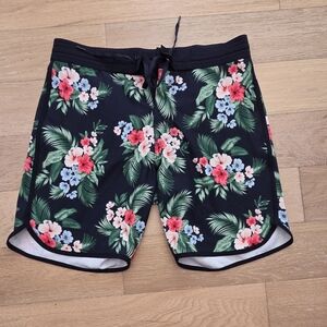 OLD NAVY | Floral Print Men's Swim Shorts